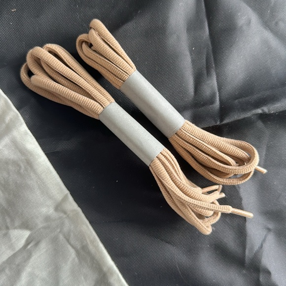 BALENCIAGA WOMEN'S TRACK SNEAKER RECYCLED SOLE IN BEIGE - Picture 11 of 11